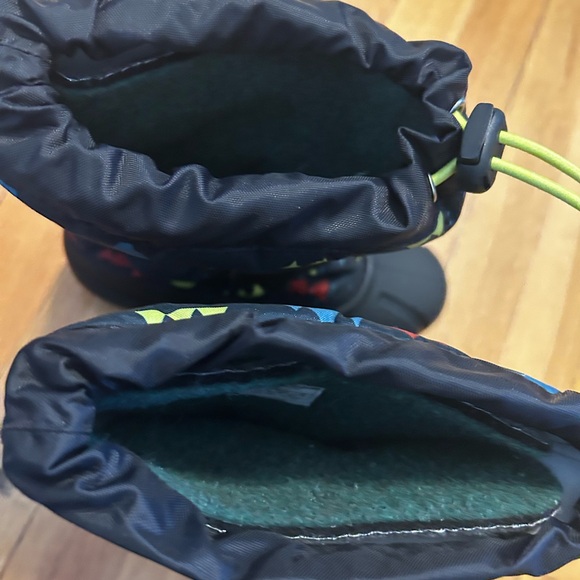 Sorel Kids' Black and Multicolor Snow Boots - Picture 5 of 6